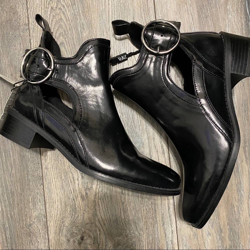 Zara Side cut out low boots ✨
